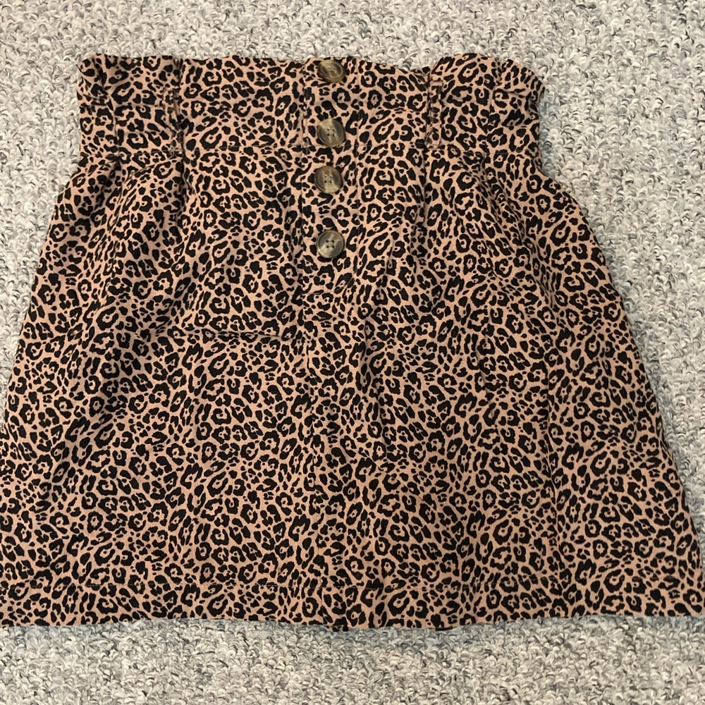 XS American Eagle mini cheetah print skirt